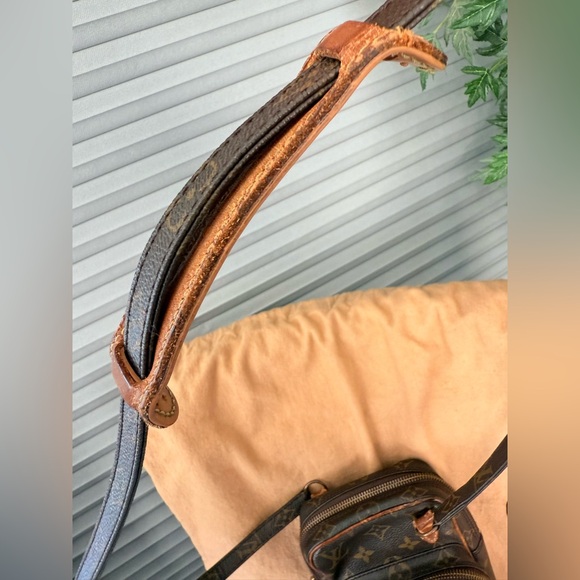 Louis Vuitton Amazone Crossbody Bag - Vintage (Mini Smaller size) - Picture 13 of 17